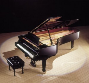 grand-piano-5-feet-to-over-9-feet-long-300x279